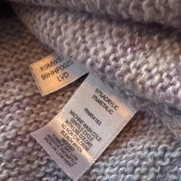 Kensie Light Gray V-Neck Sweater - Picture 4 of 4